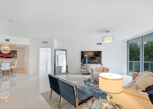 Building Photo - 17301 Biscayne Blvd