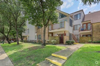 Building Photo - 2312 Balsam Dr