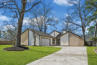 Building Photo - 3203 Falling Brook Dr