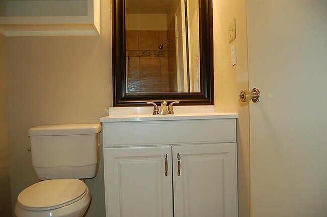 Building Photo - 23118 Bayleaf Dr