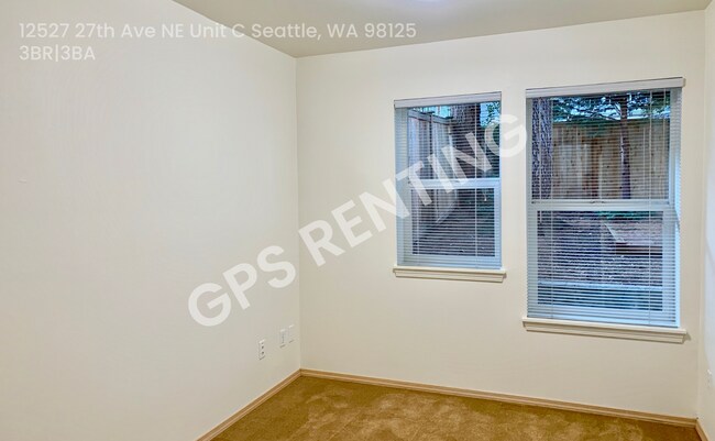 Foto del edificio - 12527 27th Ave NE