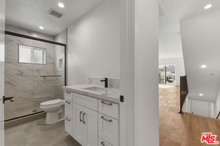 Foto del edificio - 14165 Erwin St