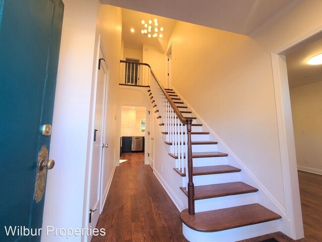 Building Photo - 3 br, 2.5 bath House - 54 Churchill Avenue