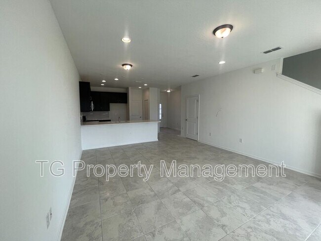 Foto del edificio - 40 Pinebury Ln