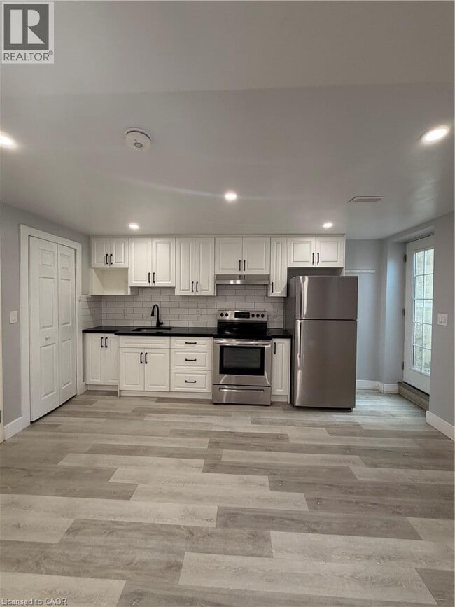 Building Photo - 27 Compass Trail