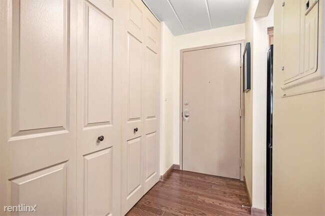 Building Photo - Studio, 1 bath Condo - 5 Bayard Rd Apt 421
