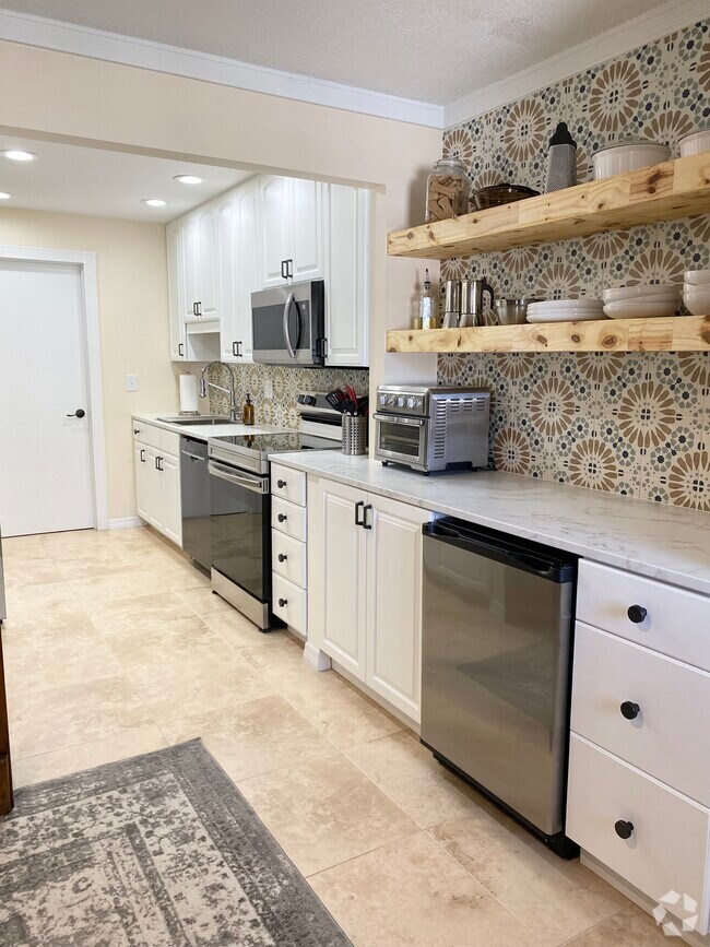 Northside Apartments for Rent with Extra Storage Pinellas Park, FL