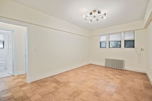 Foto del edificio - 2655 41st St NW
