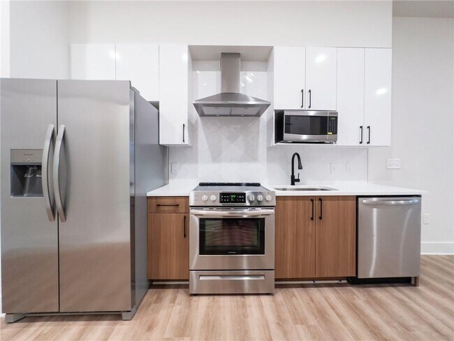 Foto del edificio - 112 Rogers St NE
