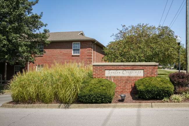 Lyndon Crossings - Lyndon Crossings Apartments