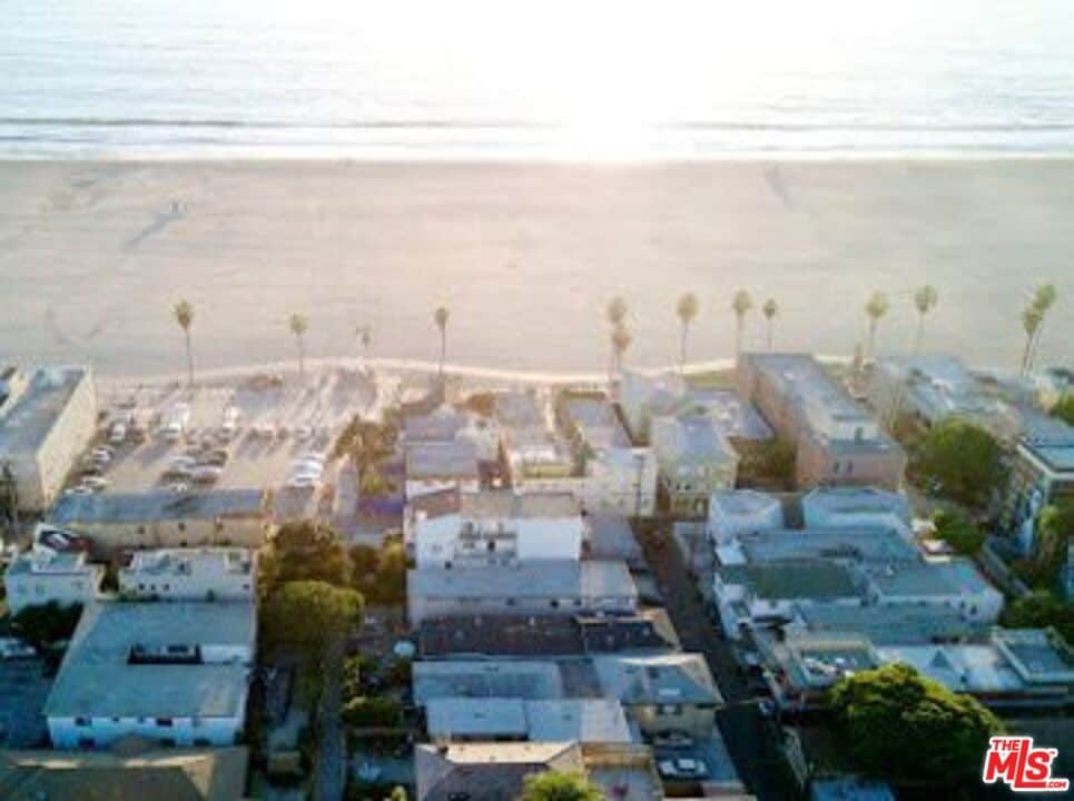Primary Photo - 11 Sunset Ave