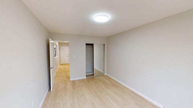 Building Photo - 8735 Selkirk