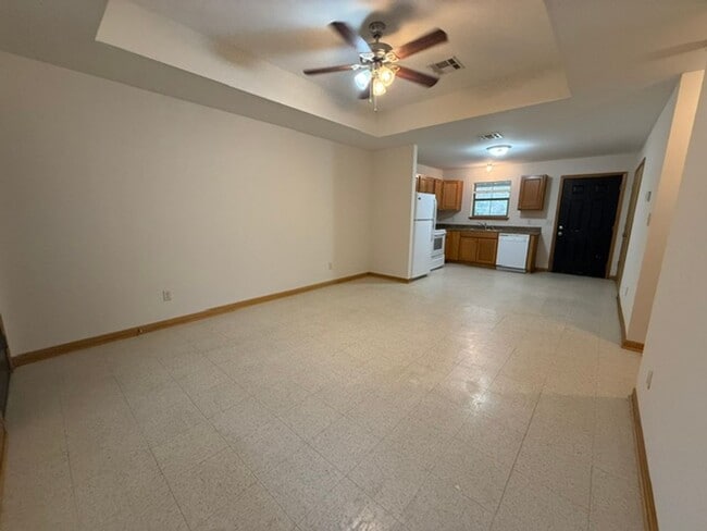 Building Photo - 2528 Crockett St