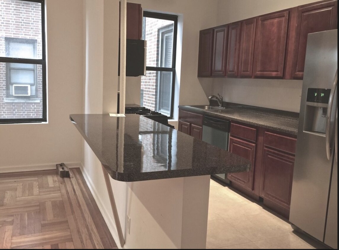 Foto del edificio - 622 Ocean Pkwy