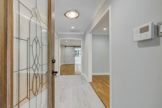 Building Photo - 5419 Dumfries Dr