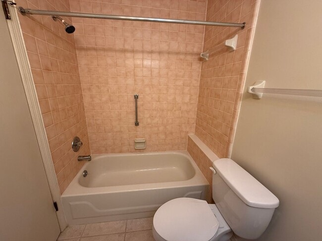 Foto del edificio - Spacious 2 bedroom, 2 bathroom home