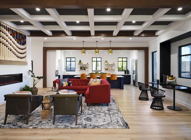 Building Photo - Amano