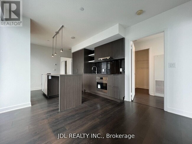 Building Photo - 88 Harbour St