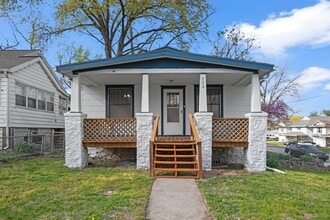 Building Photo - 708 Thornton St