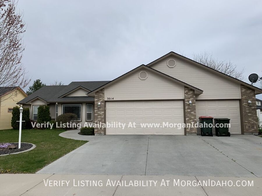 Primary Photo - 3014 N High Desert Wy