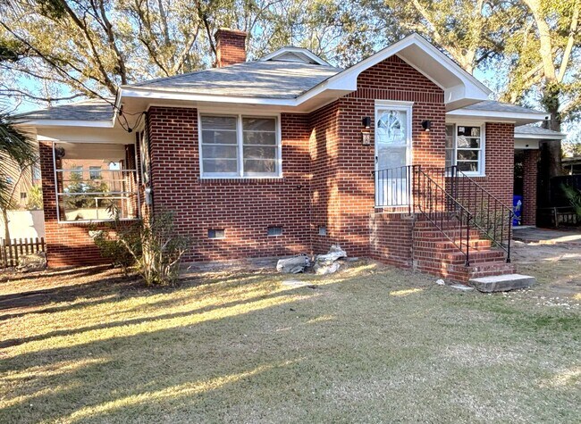 Building Photo - 2 Bedroom | 1 Bathroom Home – Downtown Charleston - Available NOW! Short term lease!