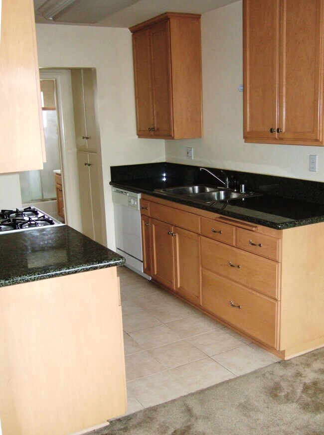 Foto del edificio - 24832 Oak St