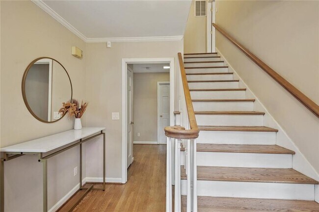 Foto del edificio - 3937 Ashford Dunwoody Rd NE