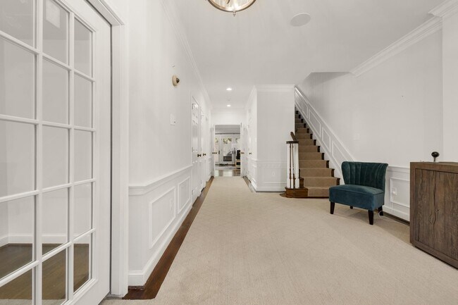 Foto del edificio - 4220 River Rd NW