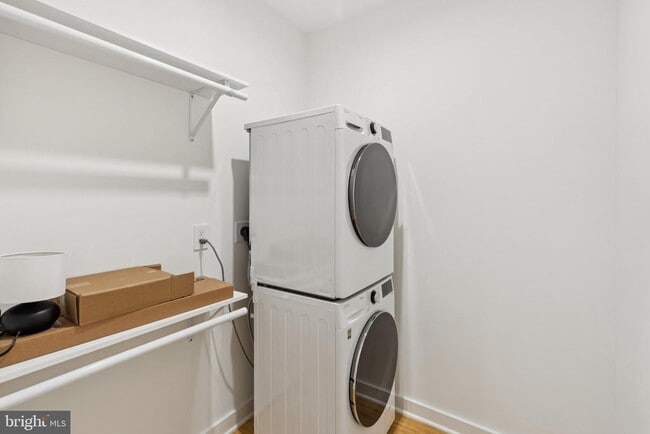 Building Photo - 1302 S 18th St