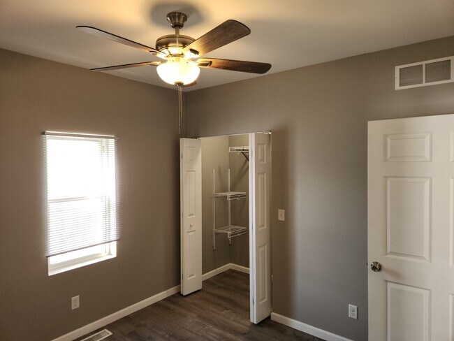 Foto del edificio - 2-152 E Walnut St