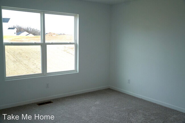 Building Photo - 4 br, 2 bath House - 500 N Pine Leaf Rd