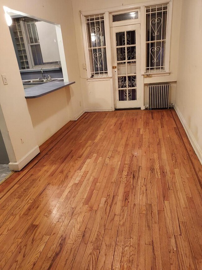 Foto del edificio - 803 E 37th St