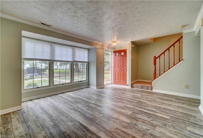 Building Photo - Coventry Townhouse