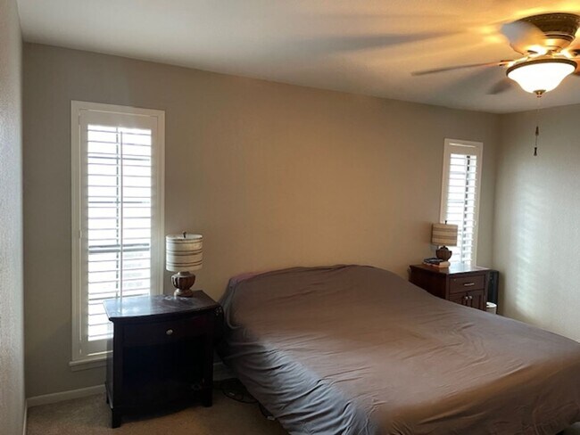 Foto del edificio - 6350 Ryan Cir