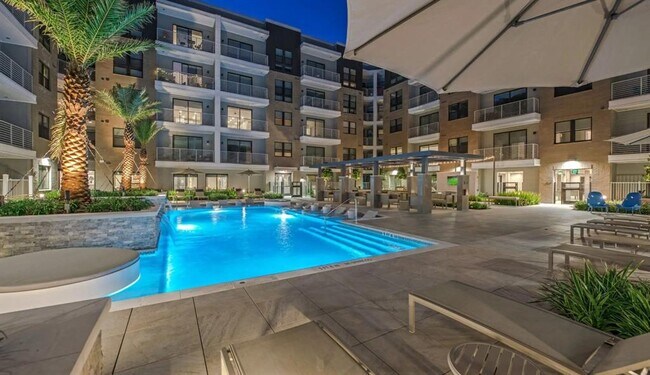 Foto del edificio - 3636 W Dallas St