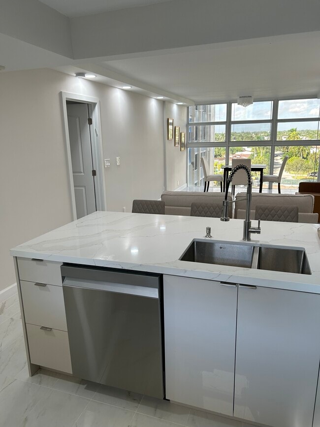 Foto del edificio - 1391 S Ocean Blvd