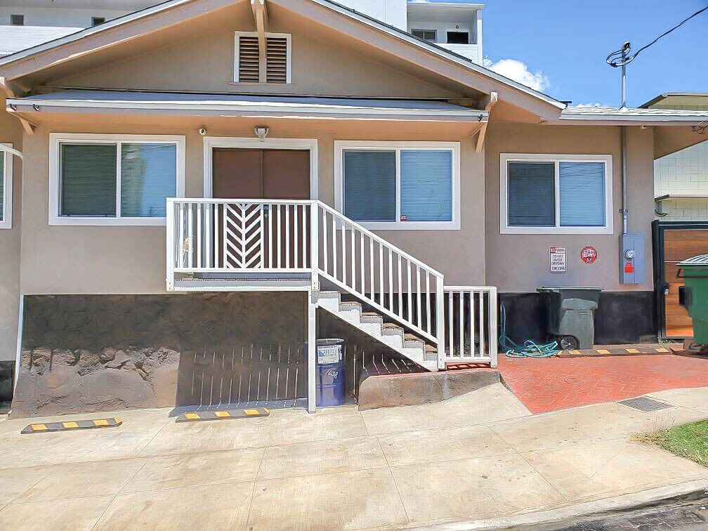 Primary Photo - 3106 Paliuli St