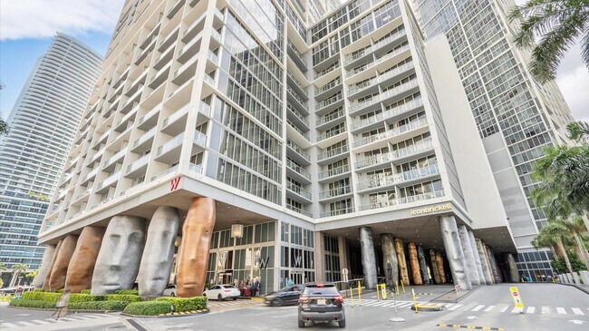 Foto del edificio - 475 Brickell Ave