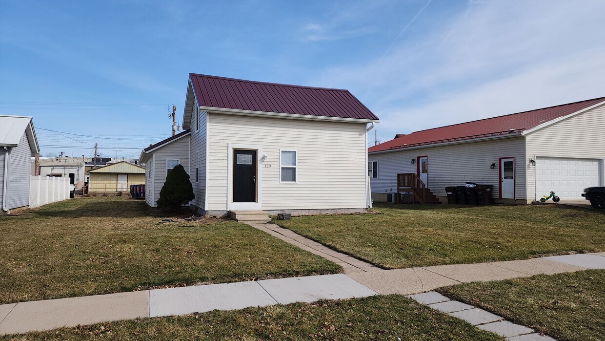 Primary Photo - Freshly remodeled 2 bed / 1 bath home with...