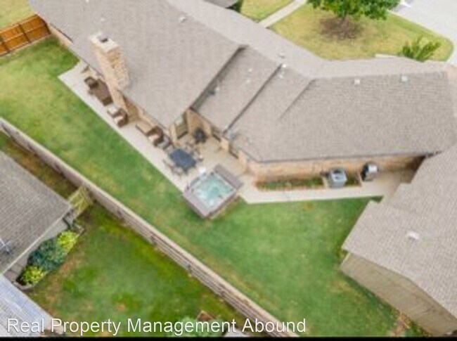 Foto del edificio - 3 br, 3 bath House - 4821 S Pittsburg Ave.
