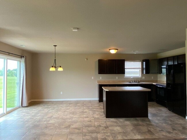 Foto del edificio - 5801 Abercorn Dr