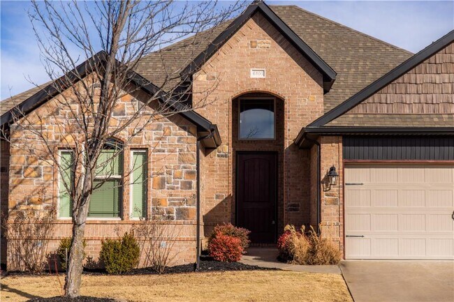 Building Photo - 6101 W Woodbine Dr