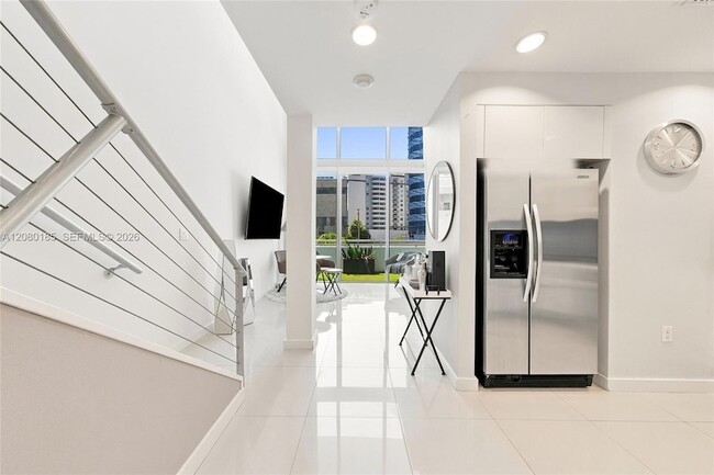 Building Photo - 1050 Brickell Ave