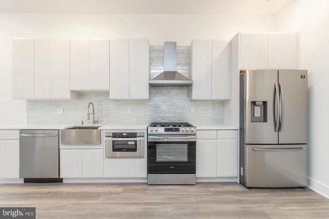 Building Photo - 90-94 E Laurel St