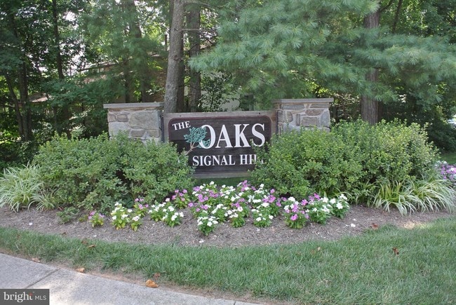 Building Photo - 8975 Home Guard Dr