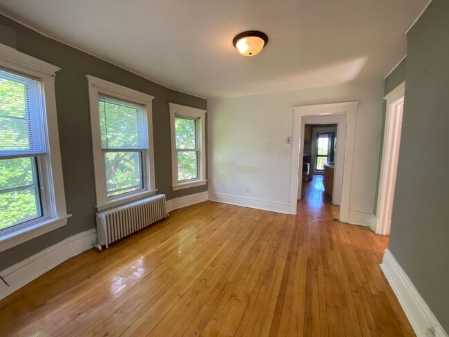 Foto del edificio - 920 E 5th St