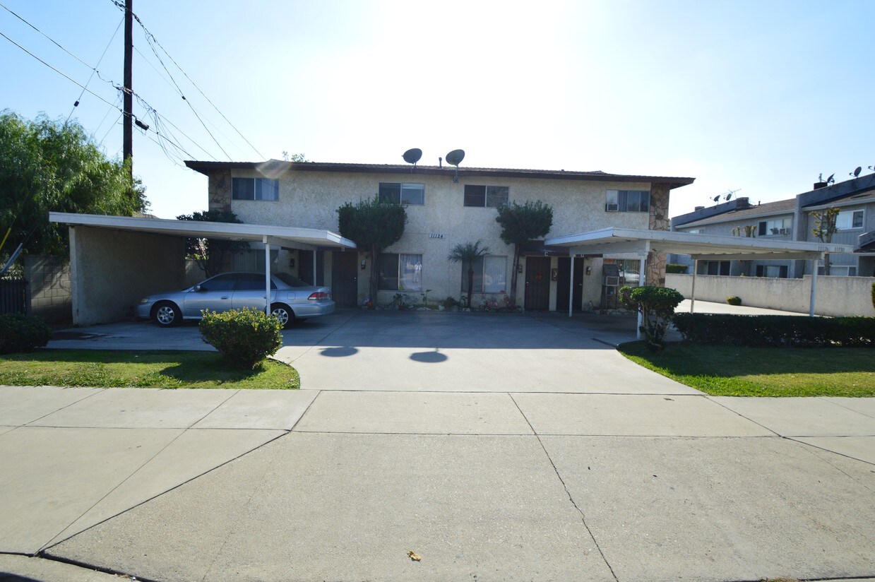 Primary Photo - Lambert Apartments