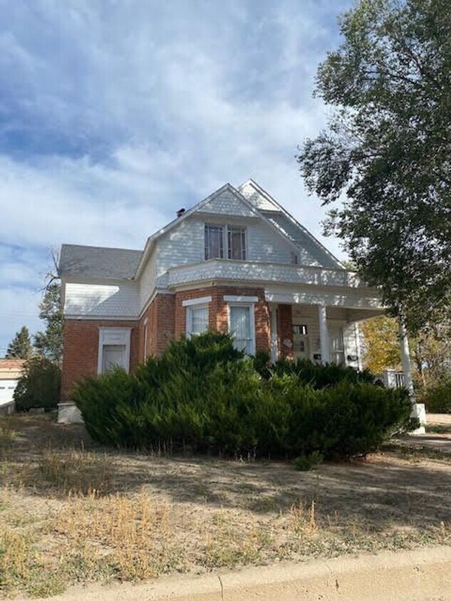 Primary Photo - 607-611 COLORADO AVE