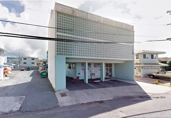 KAPAHULU RETAIL SPACE - 3110 Winam Ave