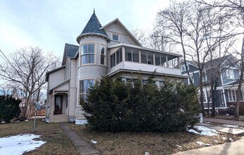 Building Photo - 1450 Clinton St